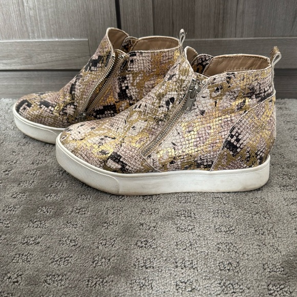 Coconuts by Matisse Shoes - Coconuts sneakers. Good condition.‎